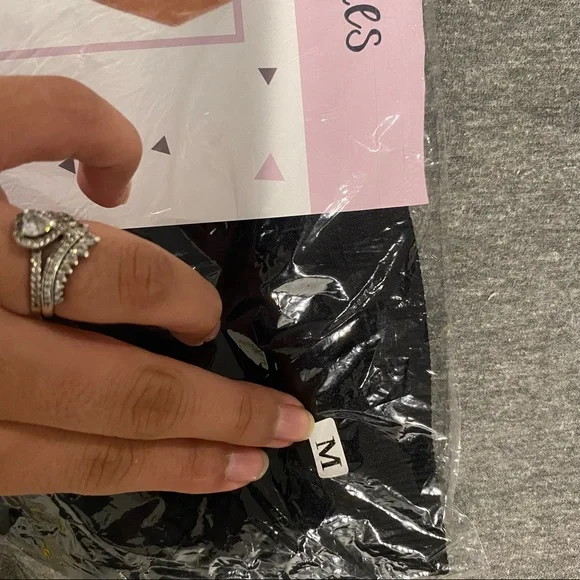 The Belly Boxes Size M - Picture 2 of 3